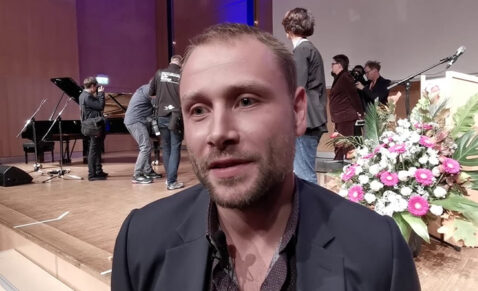 Der Filmpreis der Stadt Hof 2019 geht an Max Riemelt.